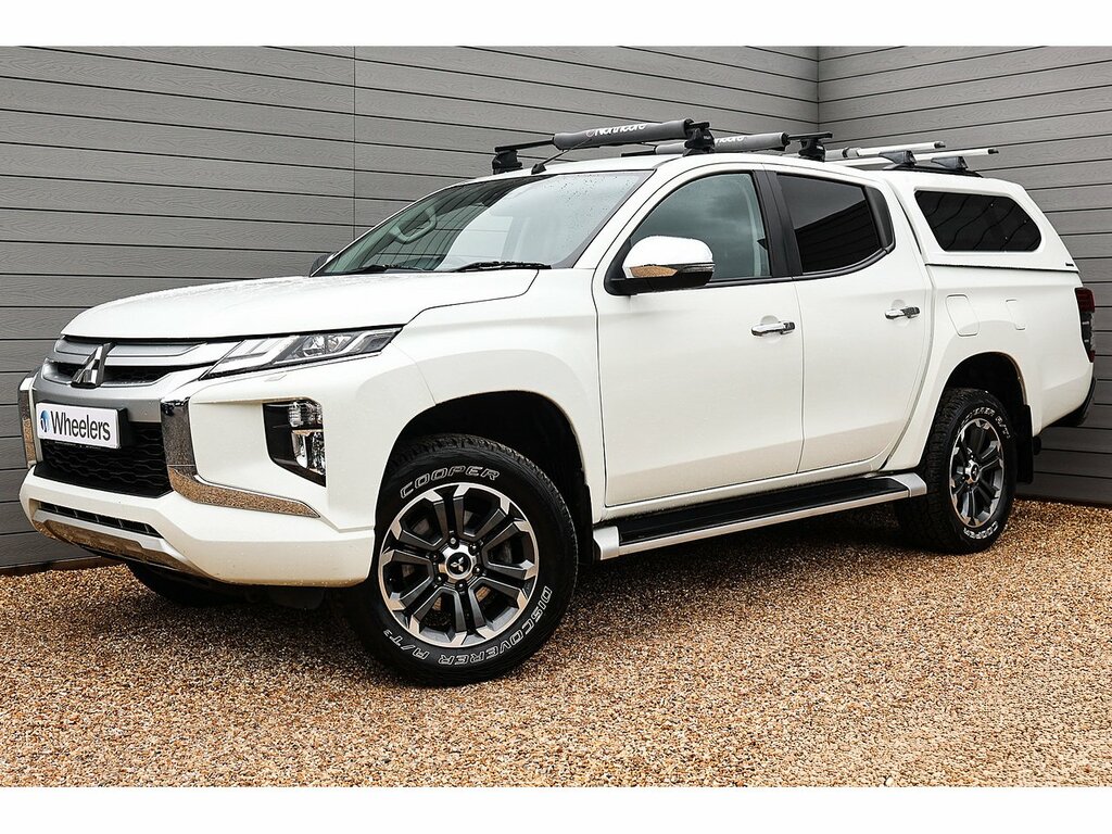 Mitsubishi L200 Di-d Dc Barbarian White