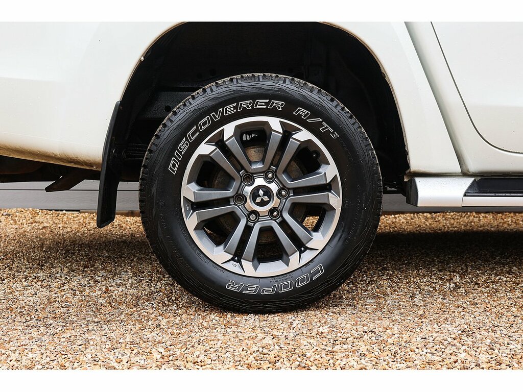 Mitsubishi L200 Pickup Grey #40