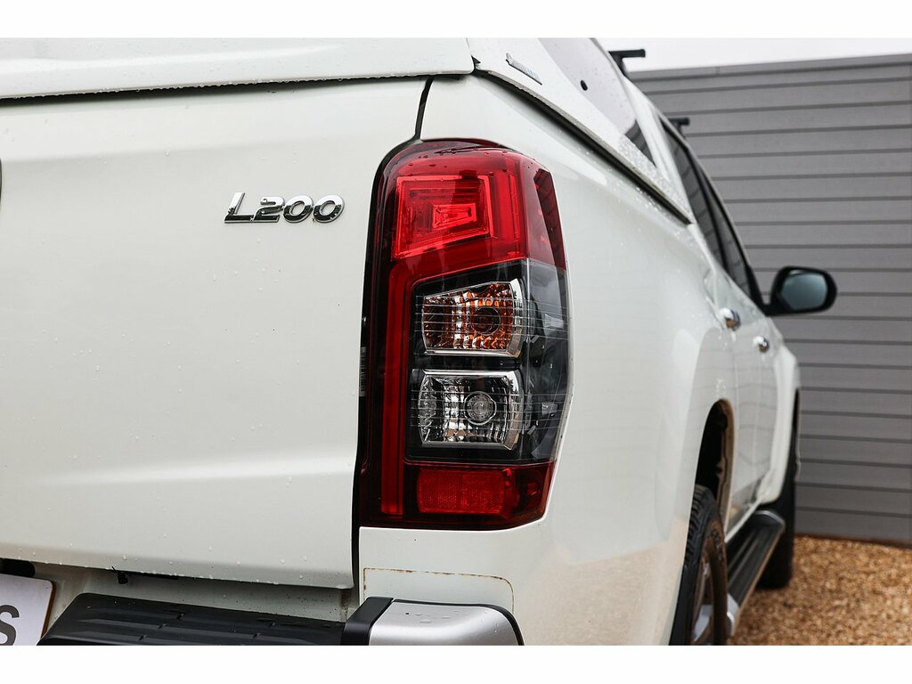 Mitsubishi L200 Pickup Grey #35