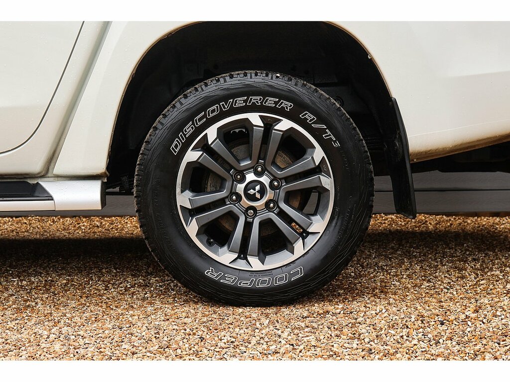 Mitsubishi L200 Pickup Grey #39
