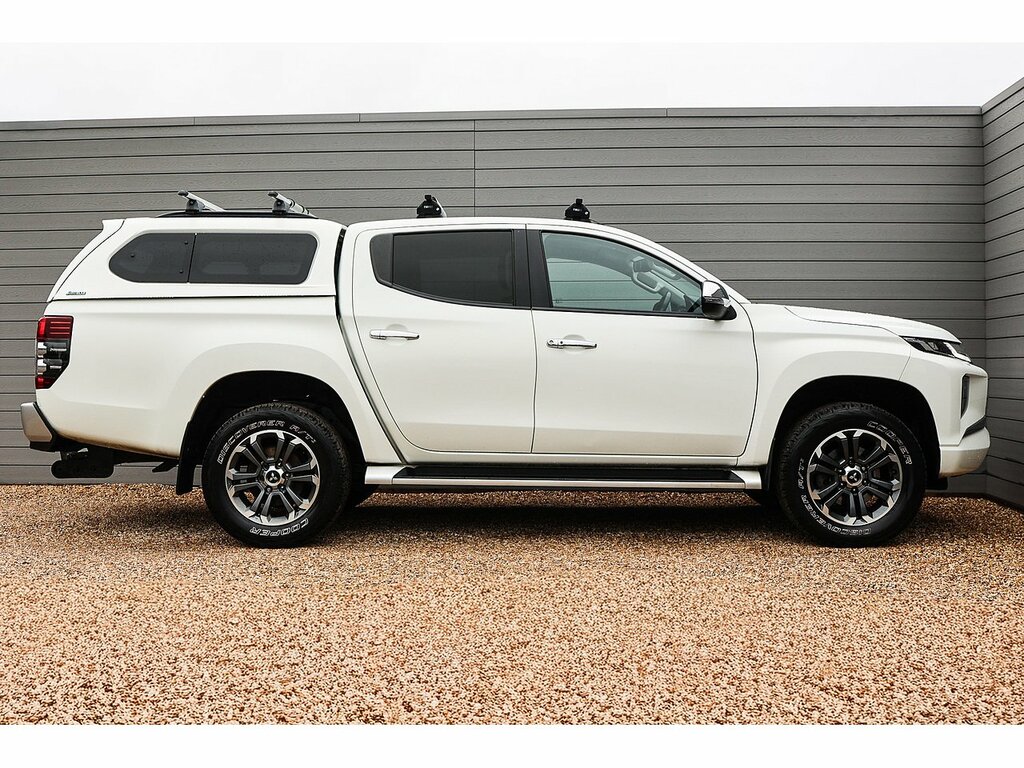 Mitsubishi L200 Di-d Dc Barbarian White #6