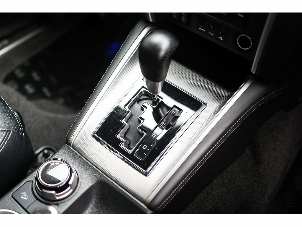 Mitsubishi L200 Pickup Grey #23