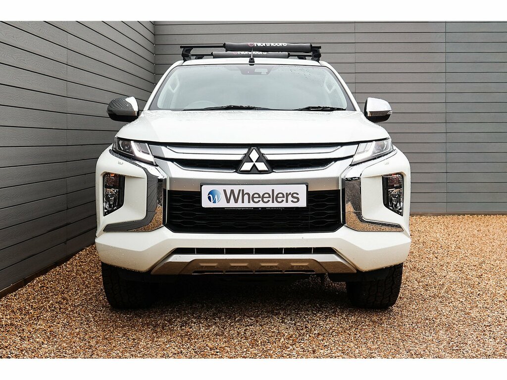 Mitsubishi L200 Di-d Dc Barbarian White #4