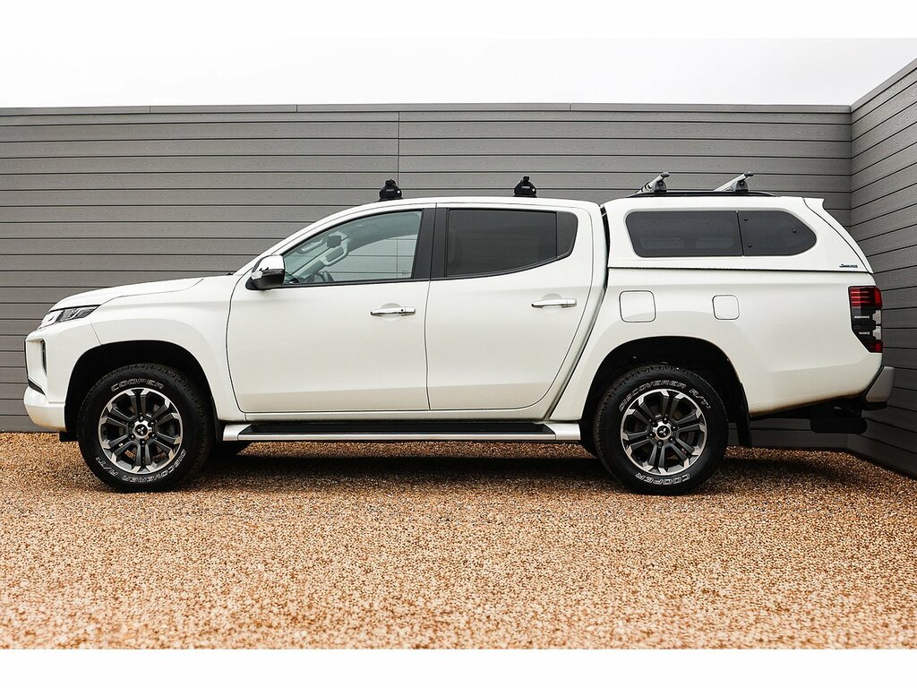 Mitsubishi L200 Di-d Dc Barbarian White #5