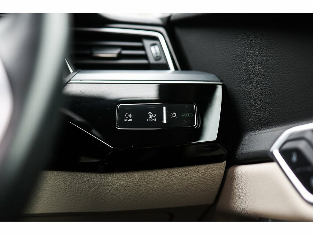Audi E-tron Launch Edition Grey #26