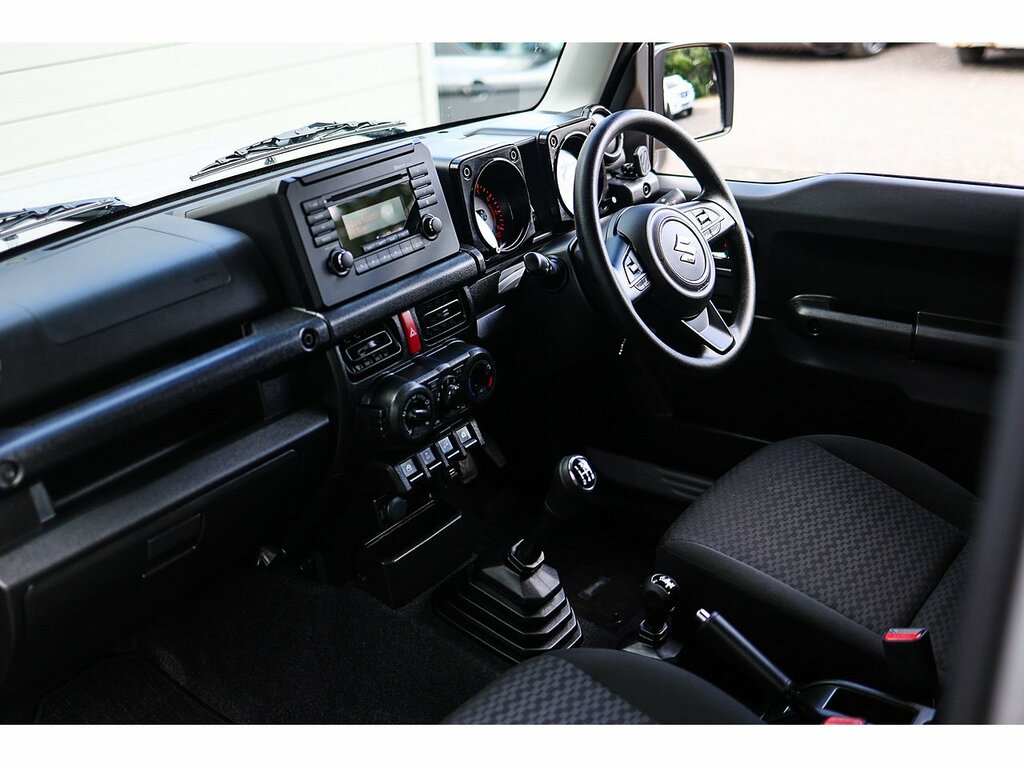 Suzuki Jimny Allgrip White #26