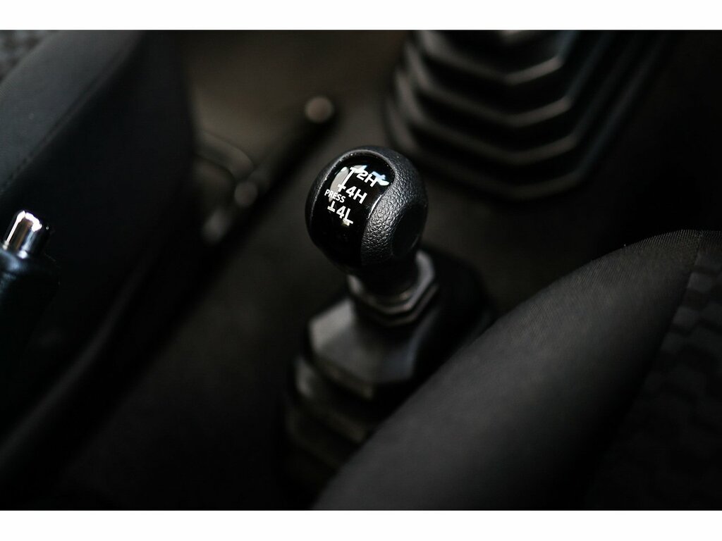 Suzuki Jimny Allgrip White #21