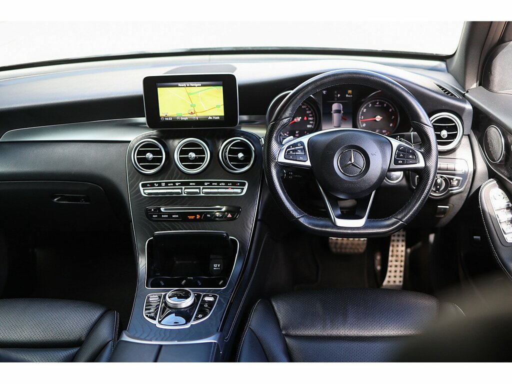 Mercedes-Benz GLC Class Glc250 Amg Line Black #2