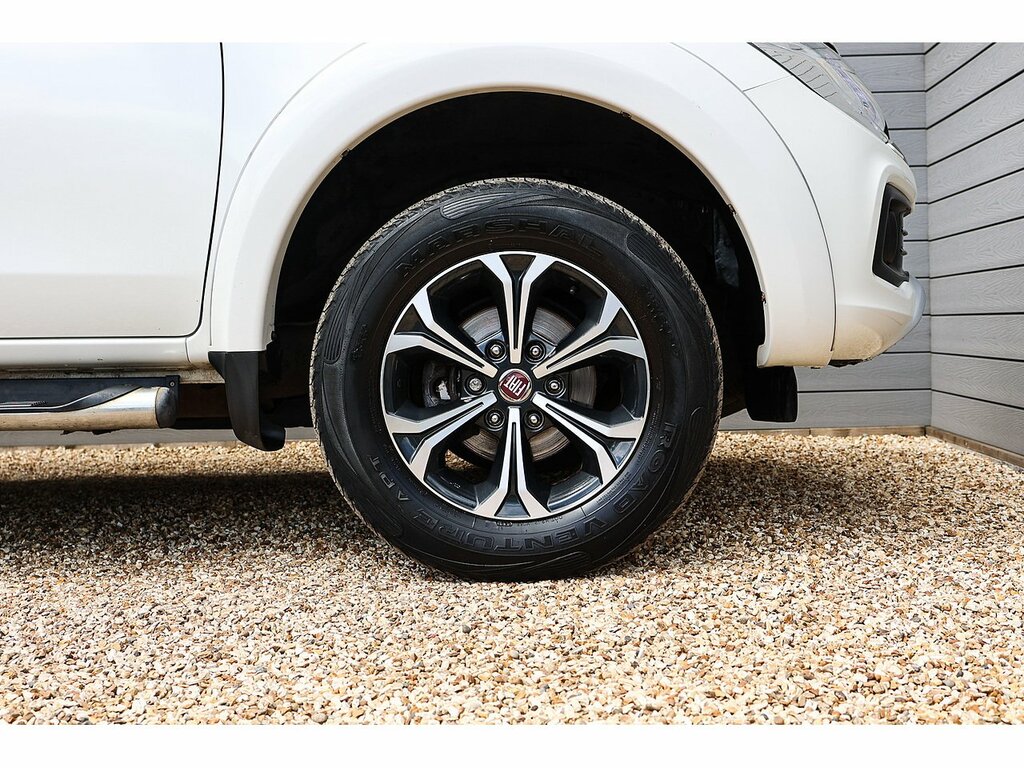 Fiat Fullback 2.4L Cross White #40