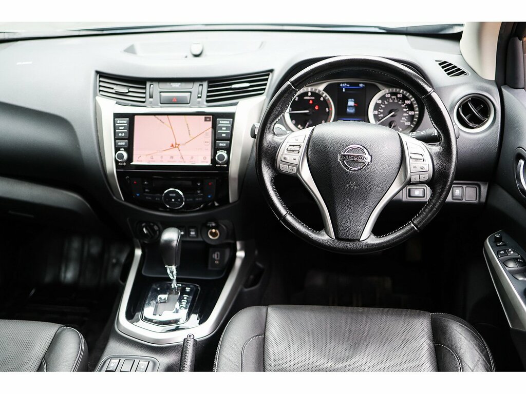 Nissan Navara Dci Tekna Grey #2