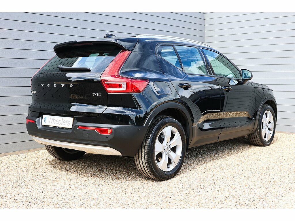 Volvo XC40 T4 Momentum Pro BG19MPU Black #3