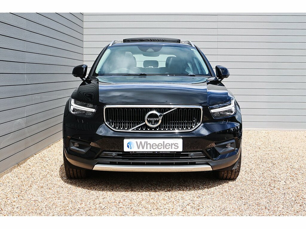 Volvo XC40 T4 Momentum Pro BG19MPU Black #4