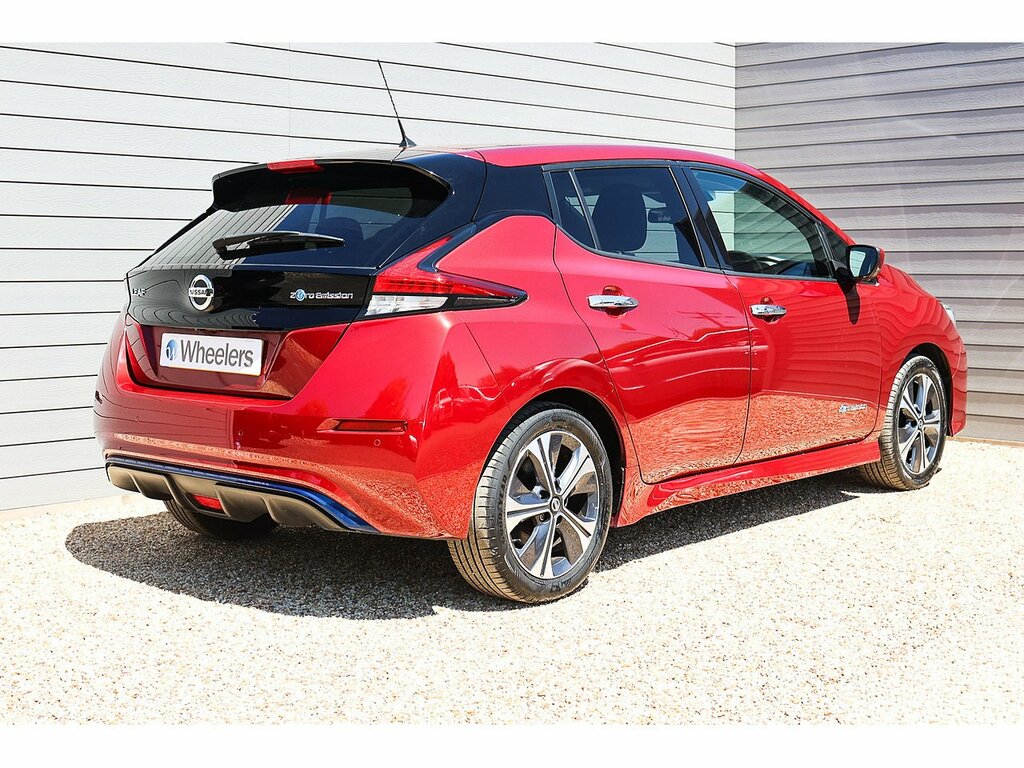 Nissan Leaf Tekna Red #3