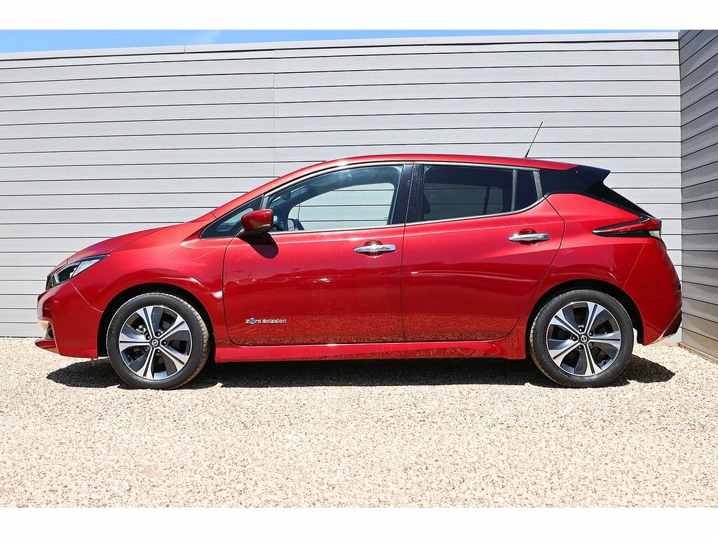 Nissan Leaf Tekna Red #5