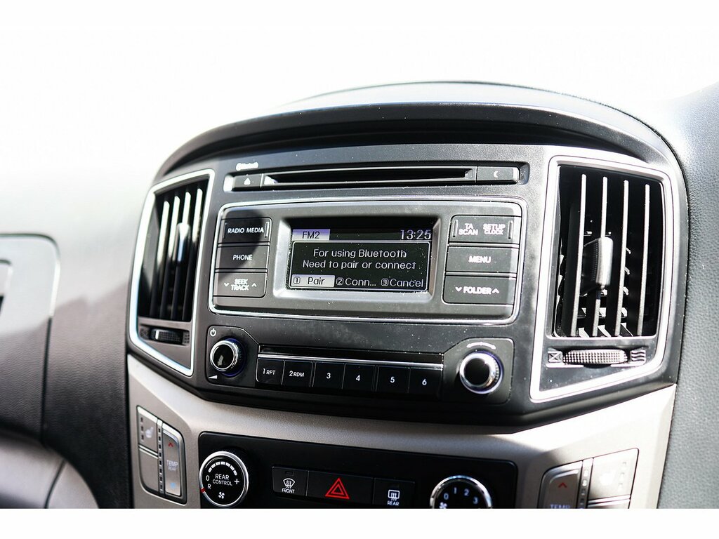 Hyundai I800 2.5 Crdi 170 Se Silver #16