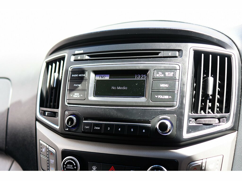 Hyundai I800 2.5 Crdi 170 Se Silver #18