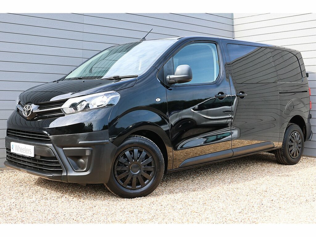 Toyota PROACE D Icon Black