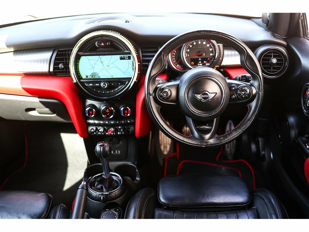 Mini Hatch John Cooper Works AF66UHS Red #2