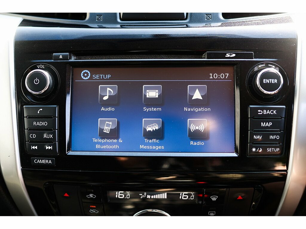 Nissan Navara Navara Tekna Dci Black #20