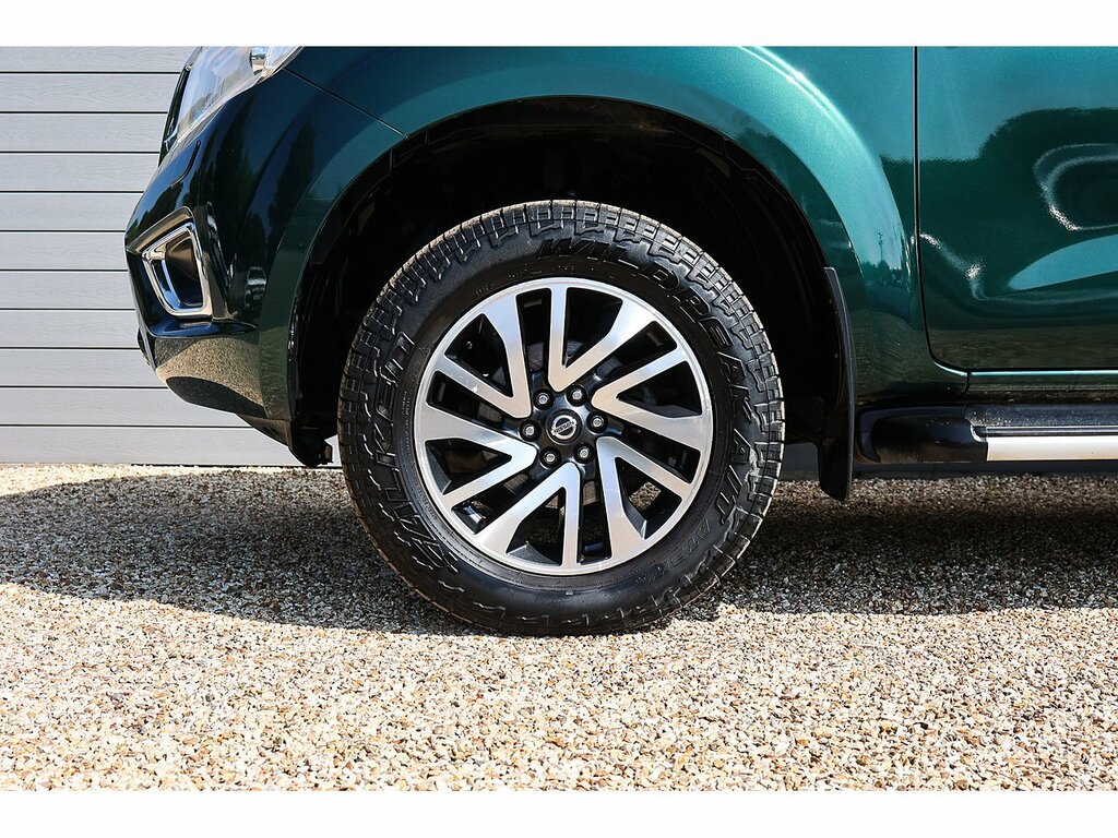 Nissan Navara Navara Tekna Dci Black #40