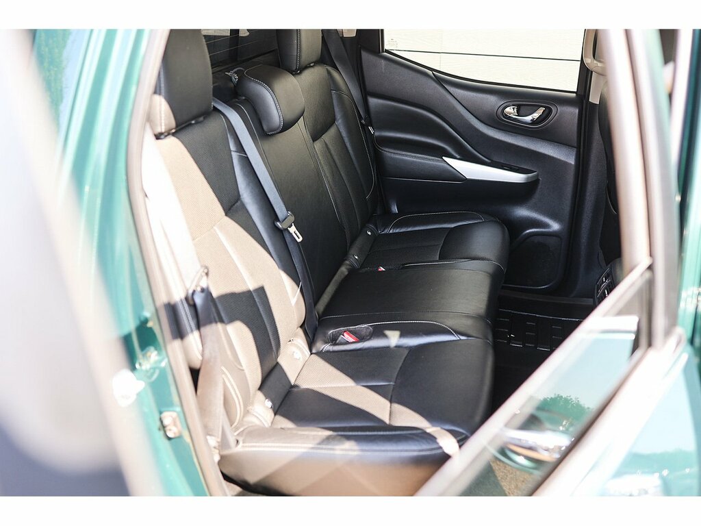 Nissan Navara Navara Tekna Dci Black #35