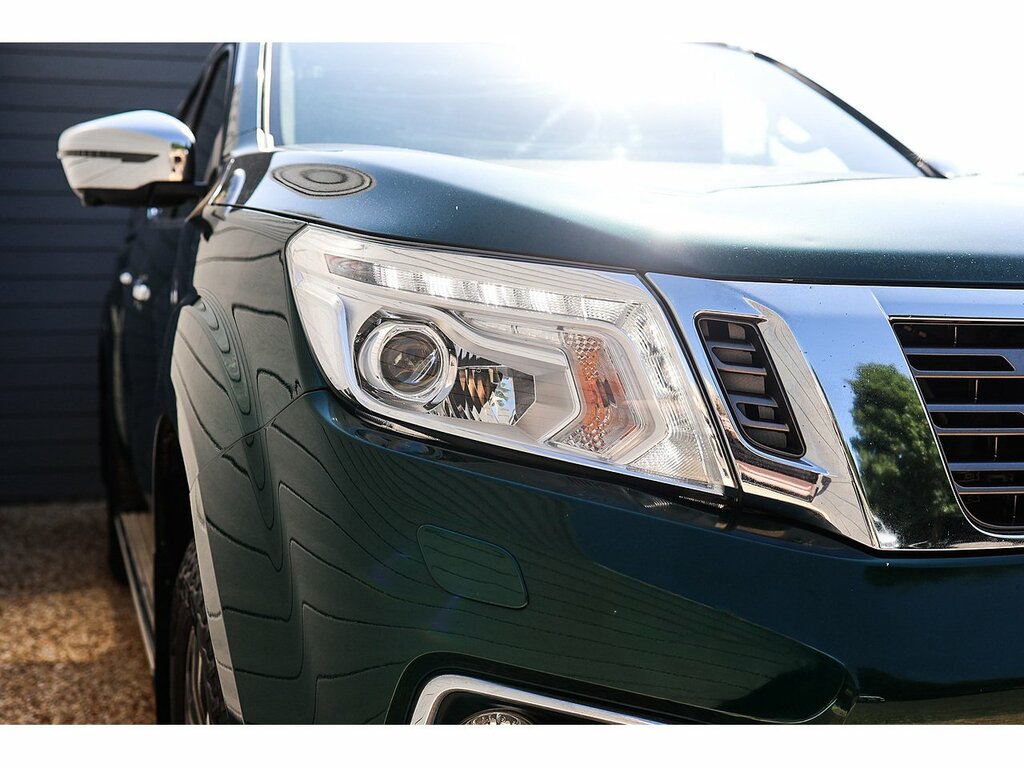 Nissan Navara Navara Tekna Dci Black #36