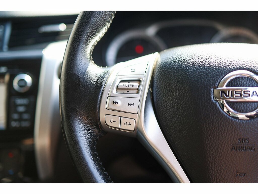 Nissan Navara Navara Tekna Dci Black #29