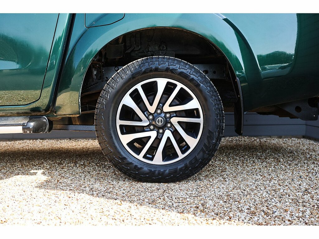 Nissan Navara Navara Tekna Dci Black #41