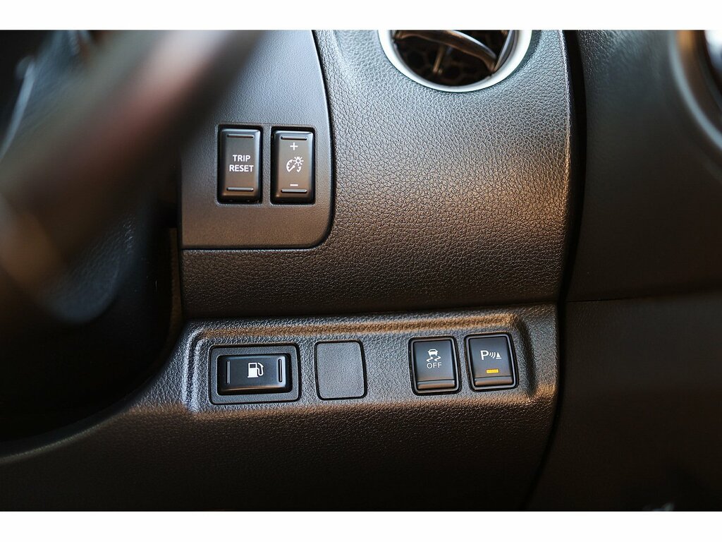 Nissan Navara Navara Tekna Dci Black #31