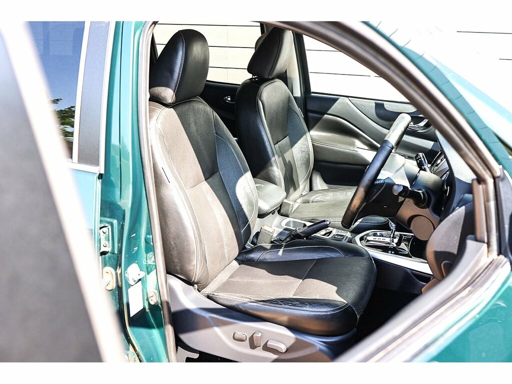 Nissan Navara Navara Tekna Dci Black #12