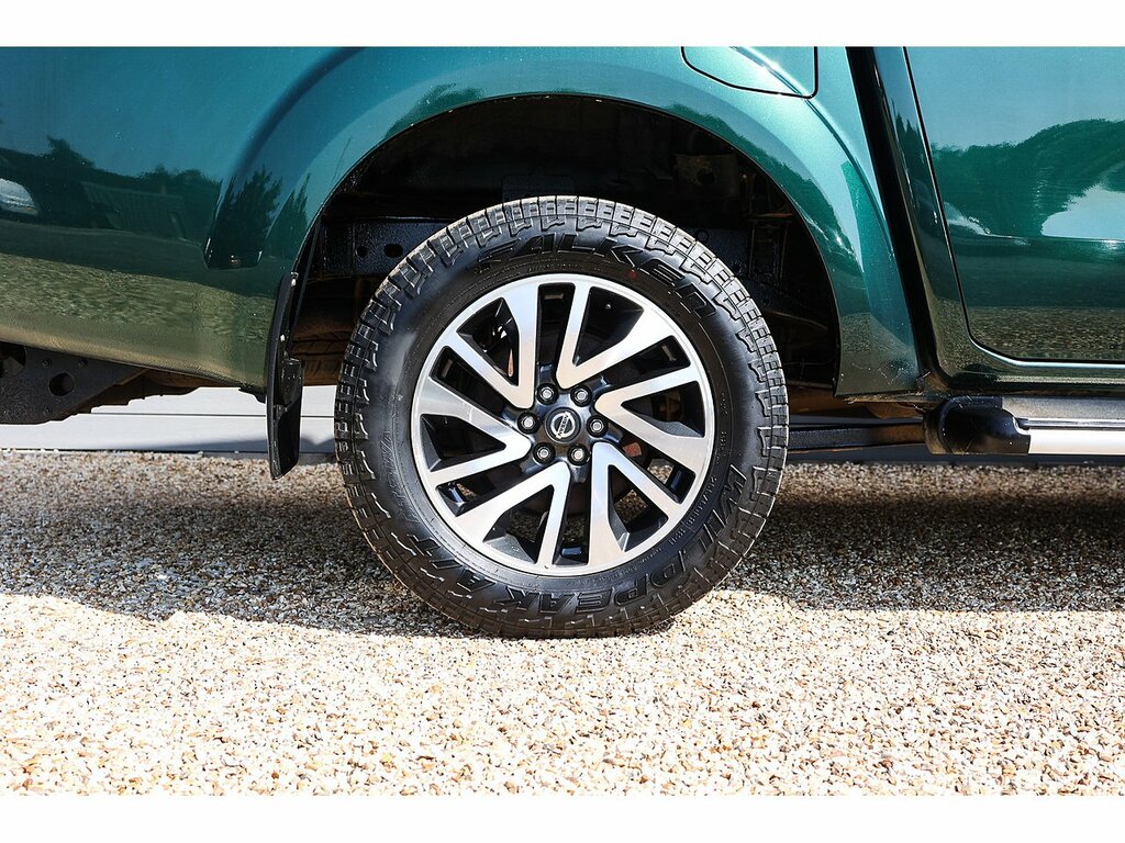 Nissan Navara Navara Tekna Dci Black #42