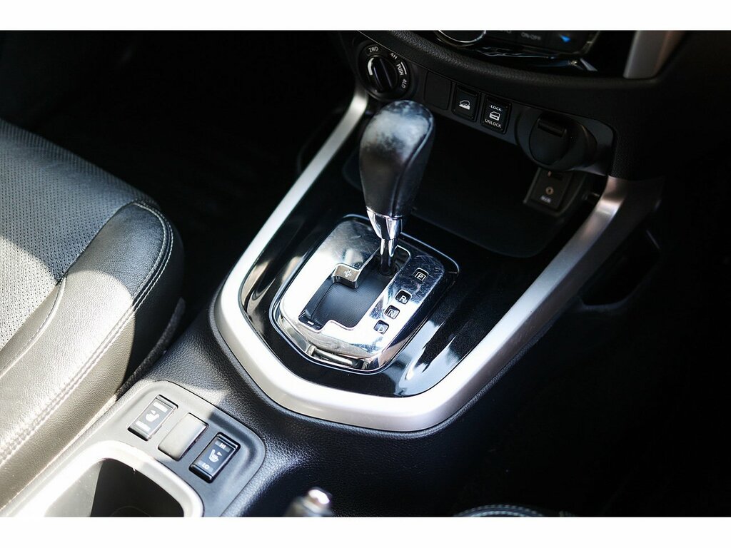 Nissan Navara Navara Tekna Dci Black #25