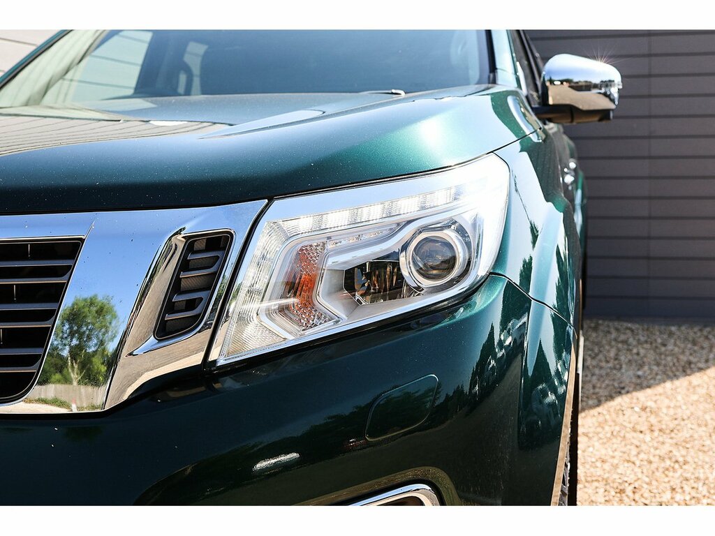 Nissan Navara Navara Tekna Dci Black #37