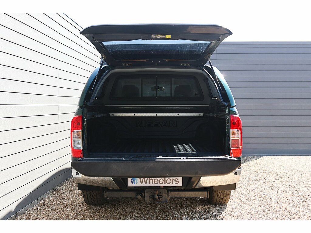 Nissan Navara Navara Tekna Dci Black #9