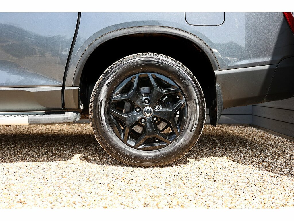 SsangYong Musso Pickup Black #41