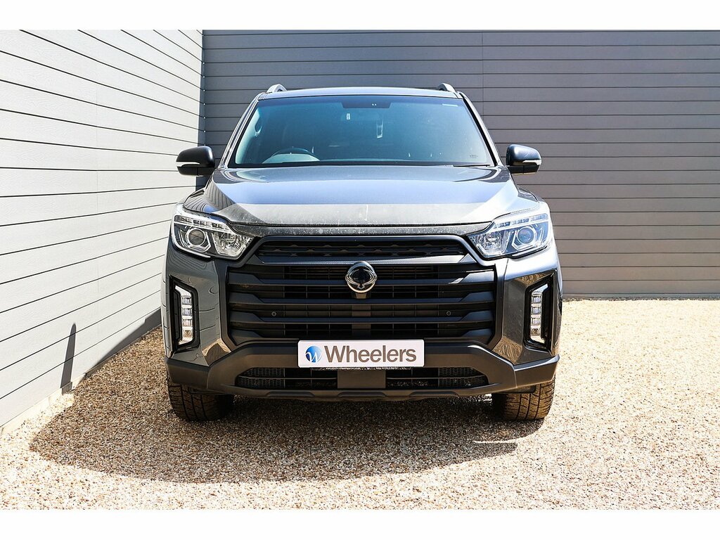 SsangYong Musso D Saracen Grey #4