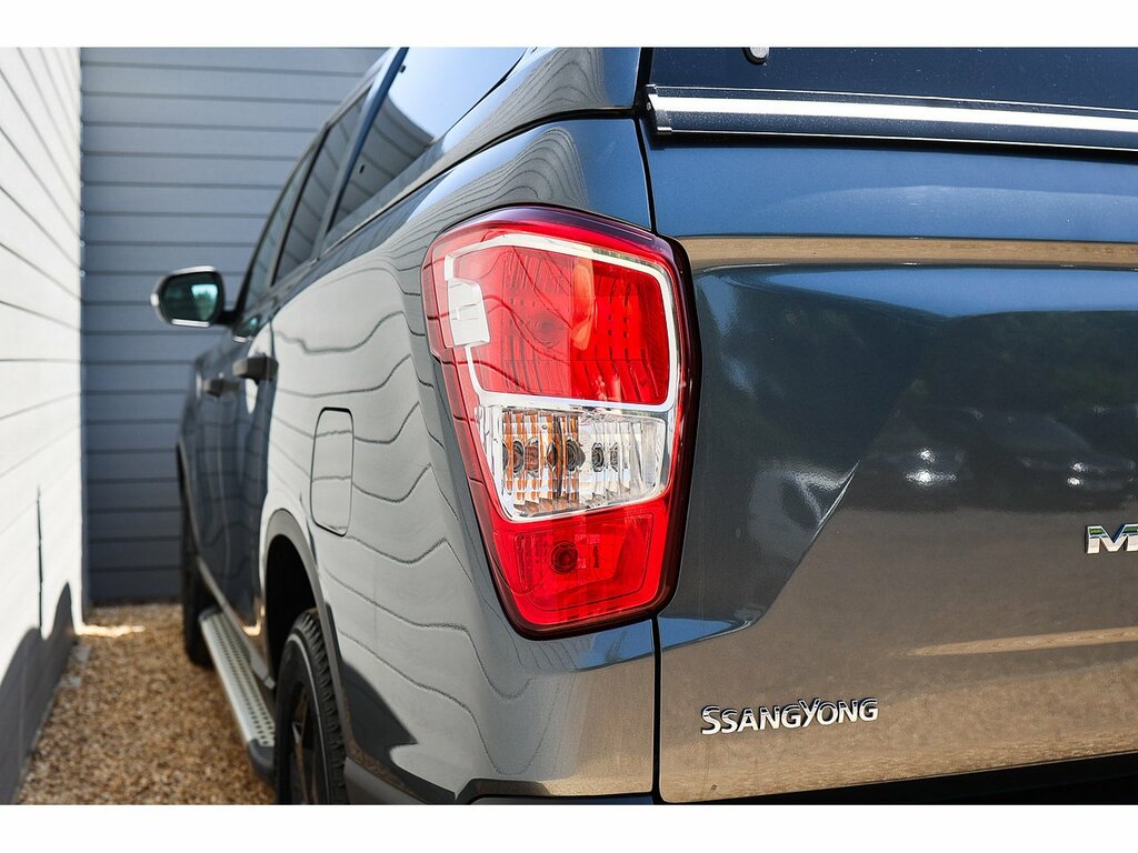 SsangYong Musso Pickup Black #37