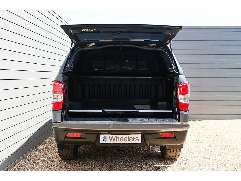 SsangYong Musso Pickup Black #9