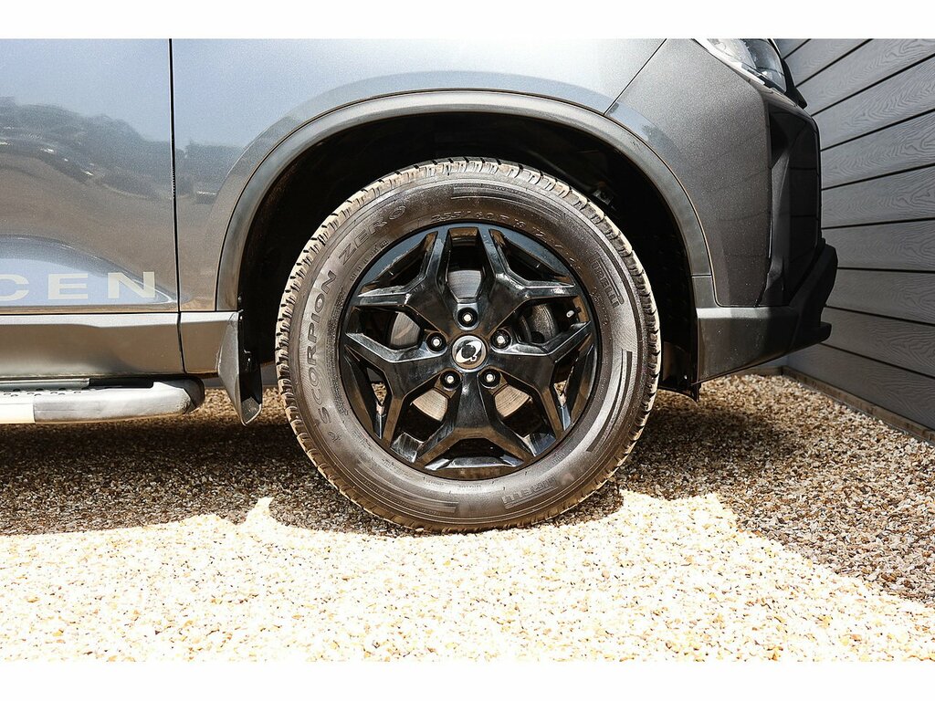 SsangYong Musso Pickup Black #43