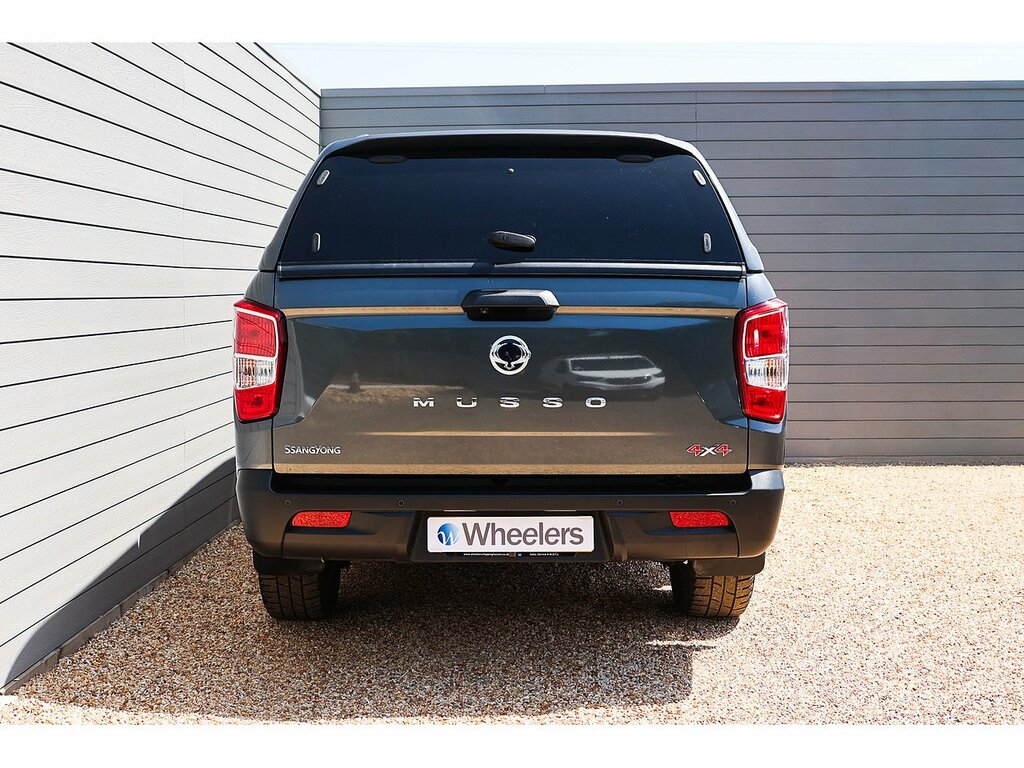 SsangYong Musso Pickup Black #7