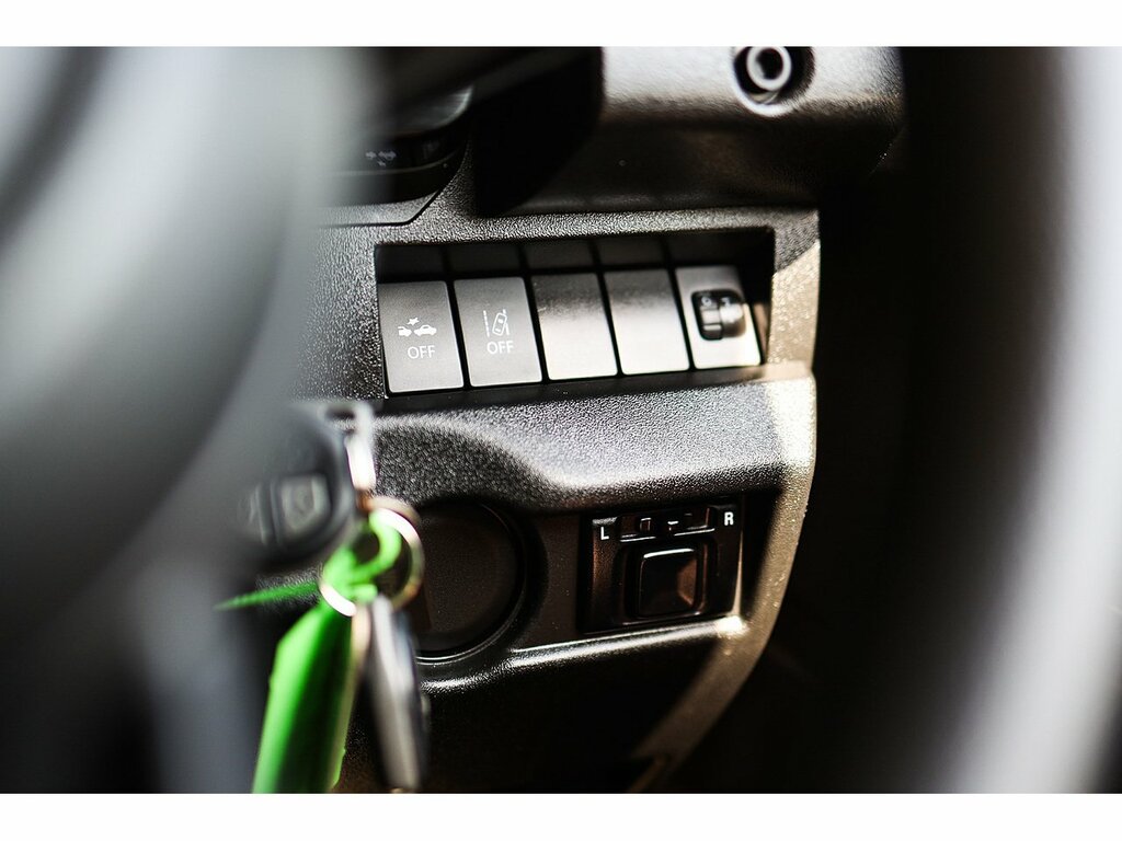 Suzuki Jimny Allgrip White #26