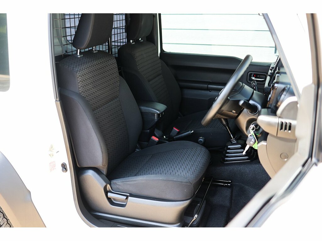 Suzuki Jimny Allgrip White #11