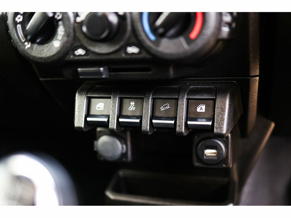 Suzuki Jimny Allgrip White #18