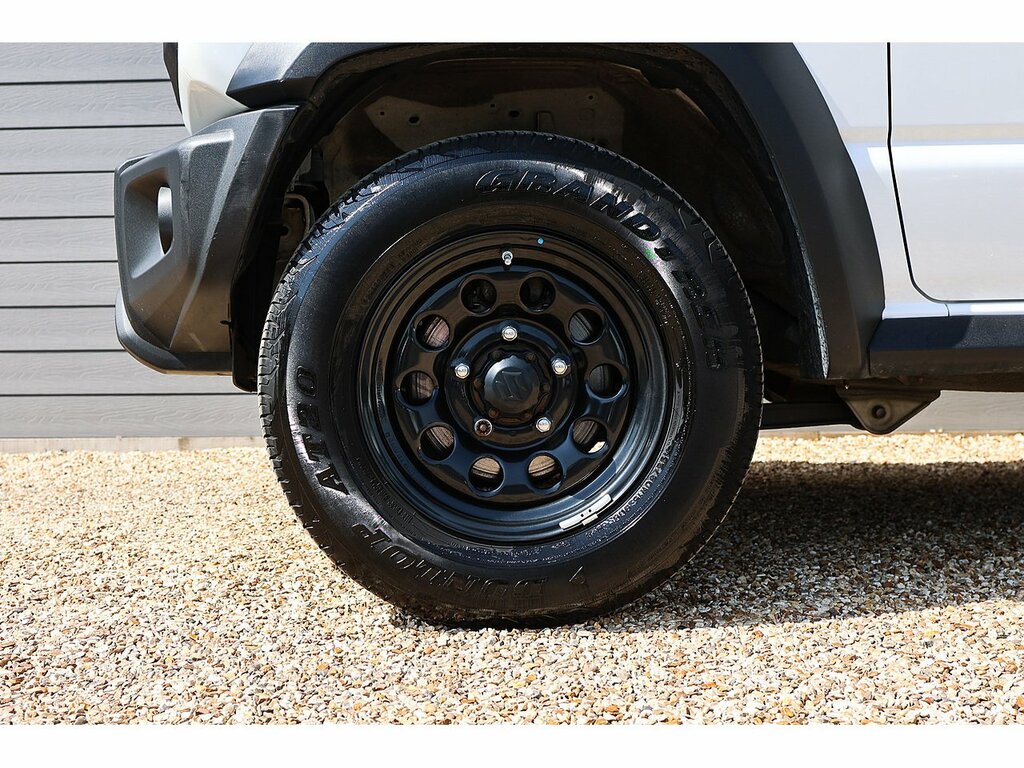 Suzuki Jimny Allgrip White #32