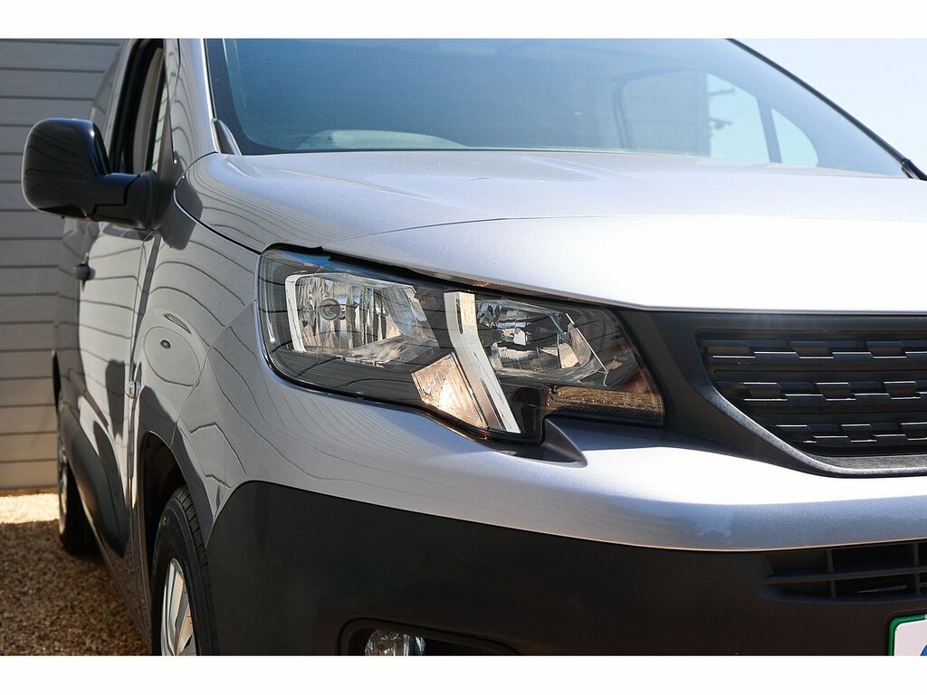 Peugeot E-Partner 800 50Kwh Professional Premium Standard Panel Van Grey #26