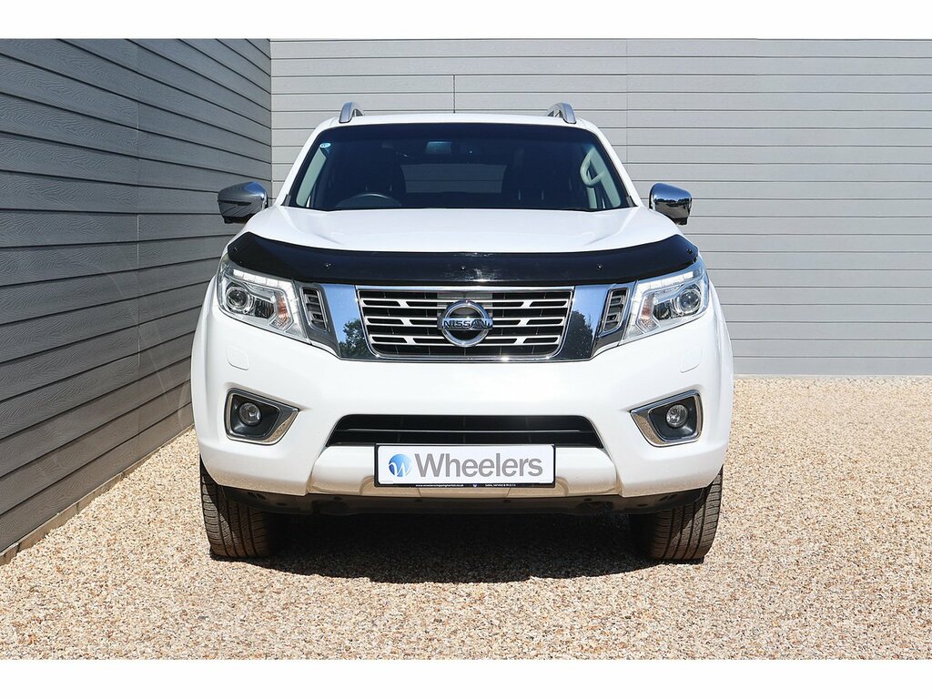 Nissan Navara Dci Tekna White #4