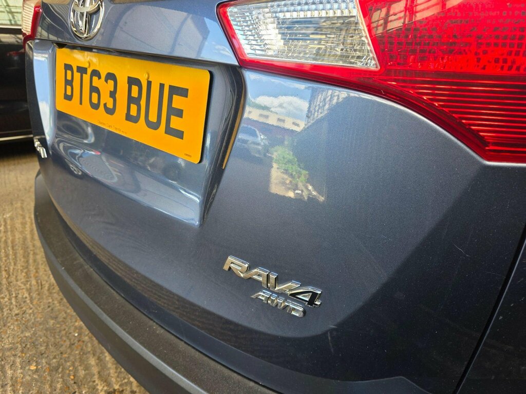 Toyota Rav 4 D-4d Invincible U2047 Red #31