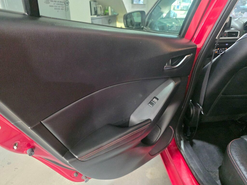 Mazda 3 Skyactiv-d Sport Nav Hatchback Red #26