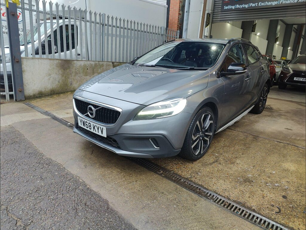 Volvo V40 Cross Country 1.5 T3 Gpf Pro Euro 6 Ss YW68KYV Grey #6