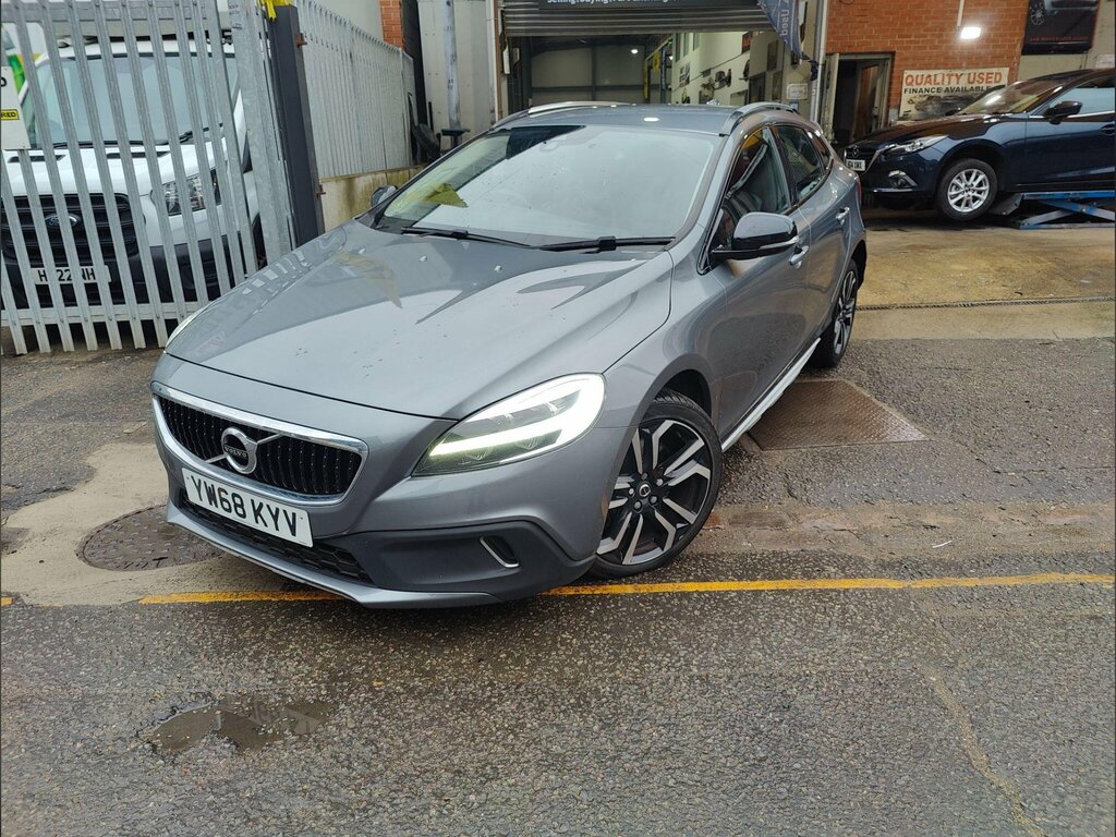 Volvo V40 Cross Country 1.5 T3 Gpf Pro Euro 6 Ss Grey